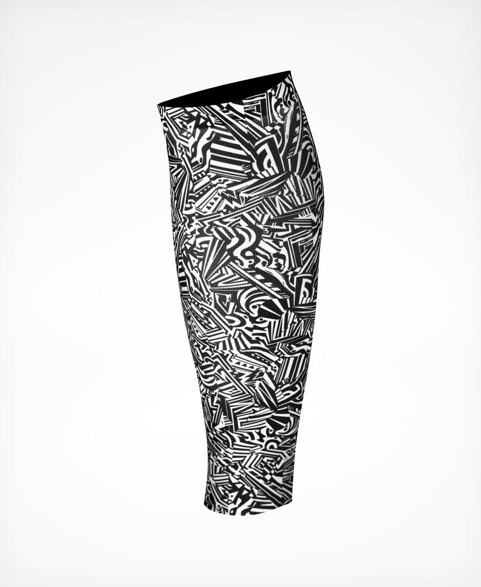 HUUB 3:Sixteen aero calf sleeves showing black and white lower-leg sleeve design.