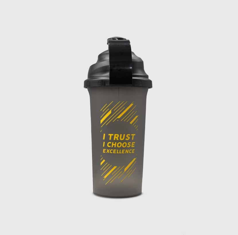 GoldNutrition 700ml shaker bottle with a black lid and clear body, designed for mixing protein shakes and supplements.